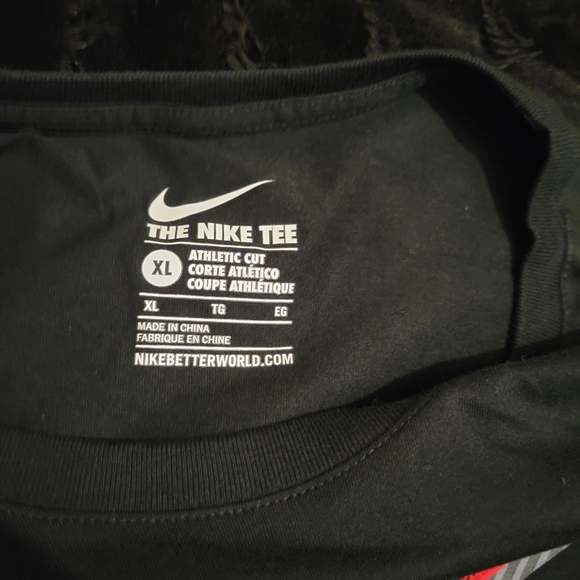 Nike tee - Picture 3 of 3